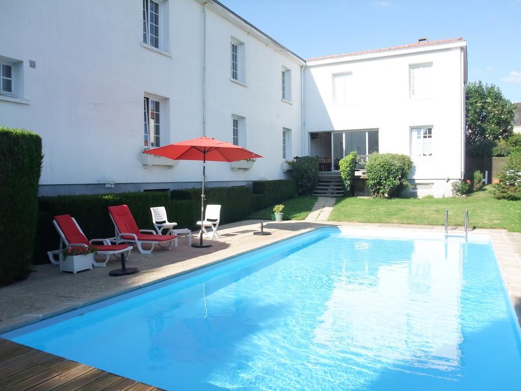 Hôtel des Biches Nuaillé Exterior foto